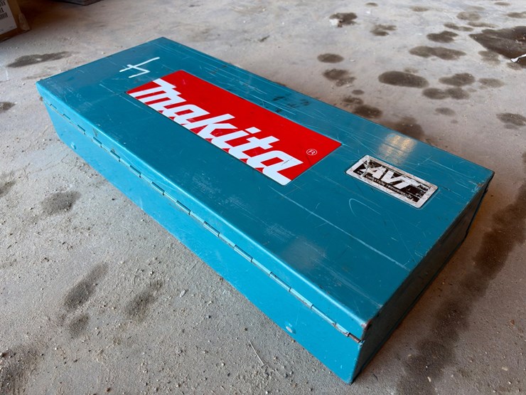 #4-•-makita-sawzall-w/-extra-blades-image-4