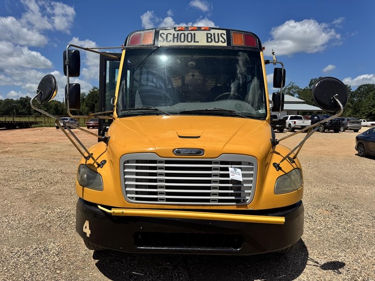 #278-•-2010-freightliner-b2-bus-image-2