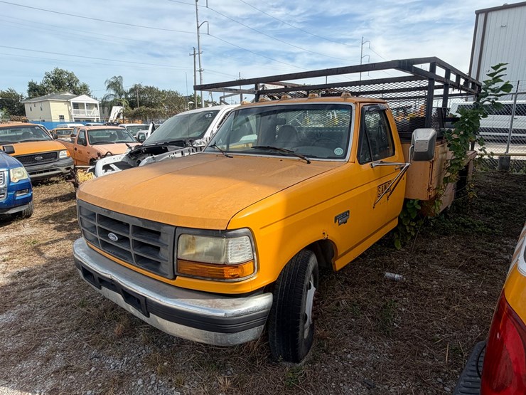#91-•-1996-ford-f-350-xl-power-stroke-diesel-utility-truck-image-1