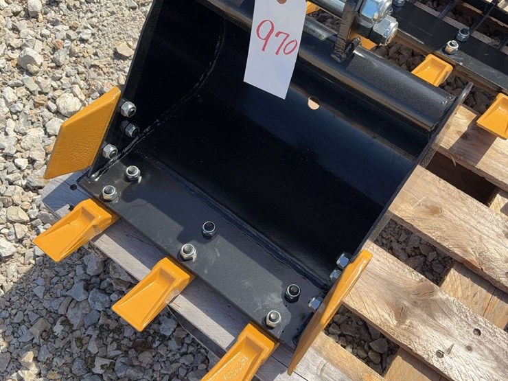 mini-excavator-bucket-with-teeth-image-1