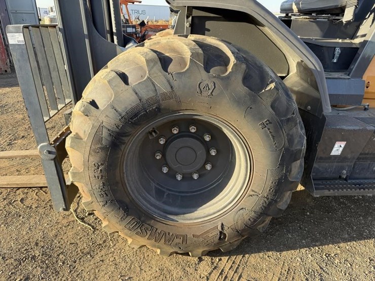 2019-case-588h-rough-terrain-forklift-image-29