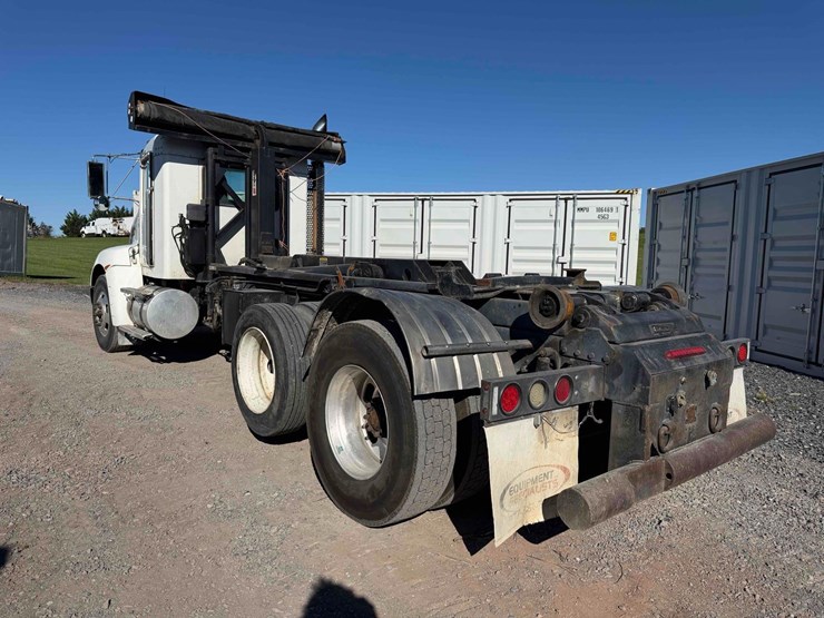 2009-kenworth-t370-tandem-axle-hook-truck-image-3