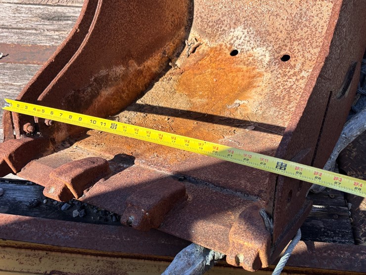 #13-•-24"-steel-excavator-digging-bucket-attachment-image-3