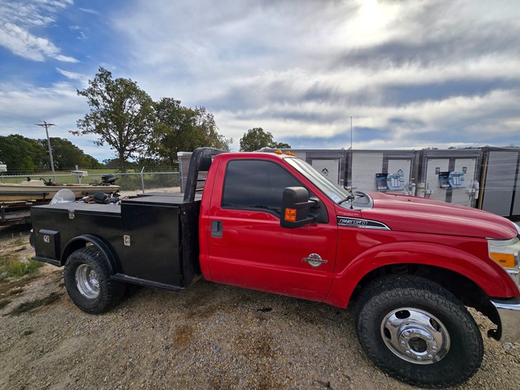 #27076-•-2011-ford-f-350-pickup-truck-(nonrunner)-image-9