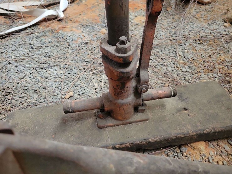 (2)-pumps-image-3