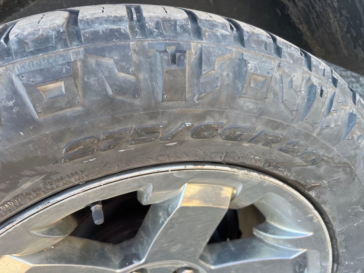 2012-dodge-ram-1500-laramie-pickup-image-10