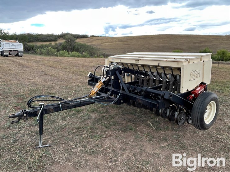 truax-flxii-812rt-drill-seeder-image-1