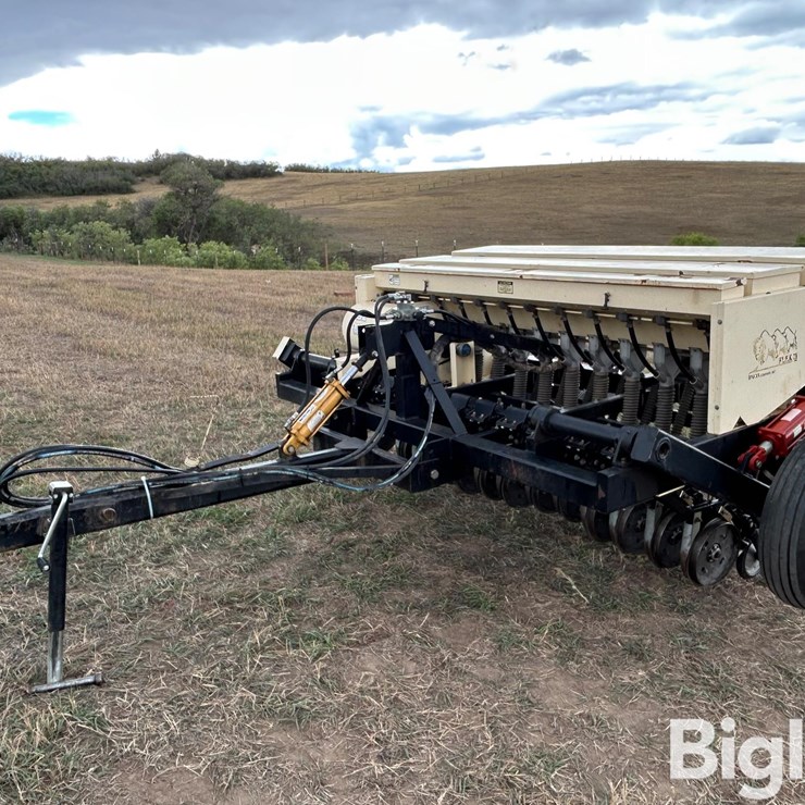 Truax FLXII-812RT Drill Seeder