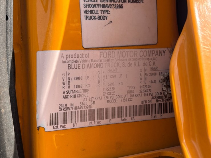 #49-•-ford-f-750-super-duty-unitized-asphalt-patcher-truck-image-26