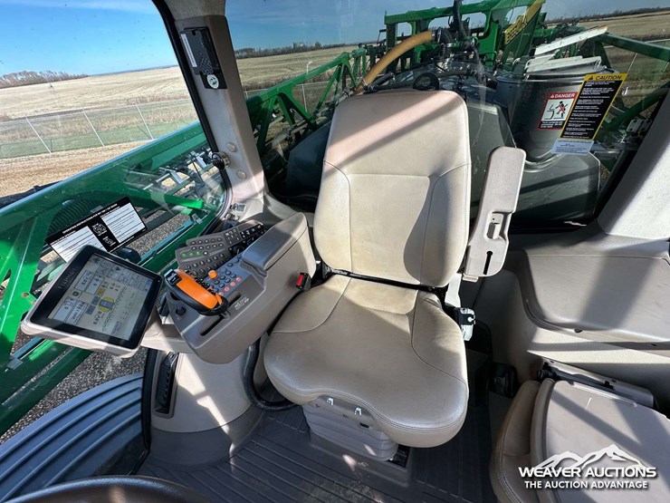 2014-john-deere-r4030-4x4-high-clearance-self-propelled-sprayer-image-8