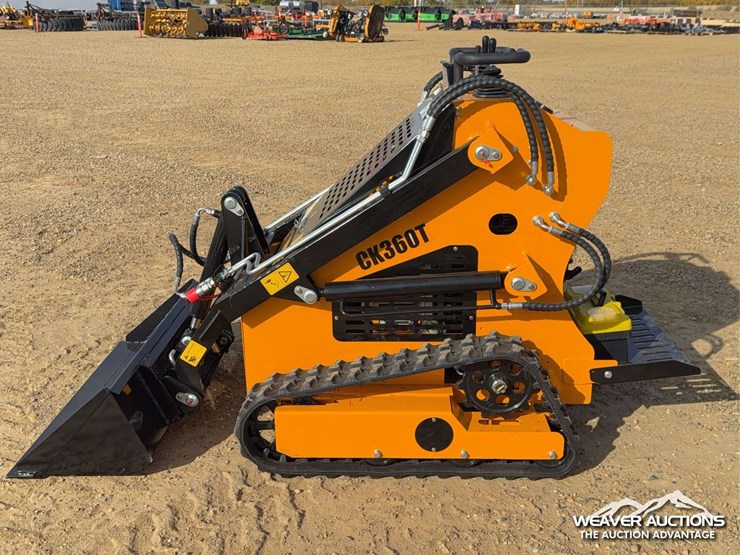 2026-captok-skid-steer-loader-image-10