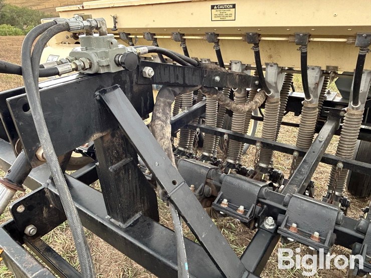 truax-flxii-812rt-drill-seeder-image-12