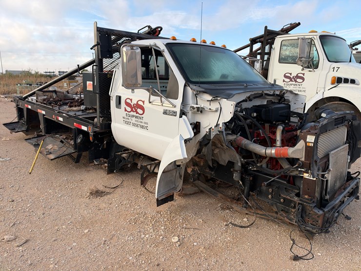 2013-ford-super-duty-pole-truck-image-6