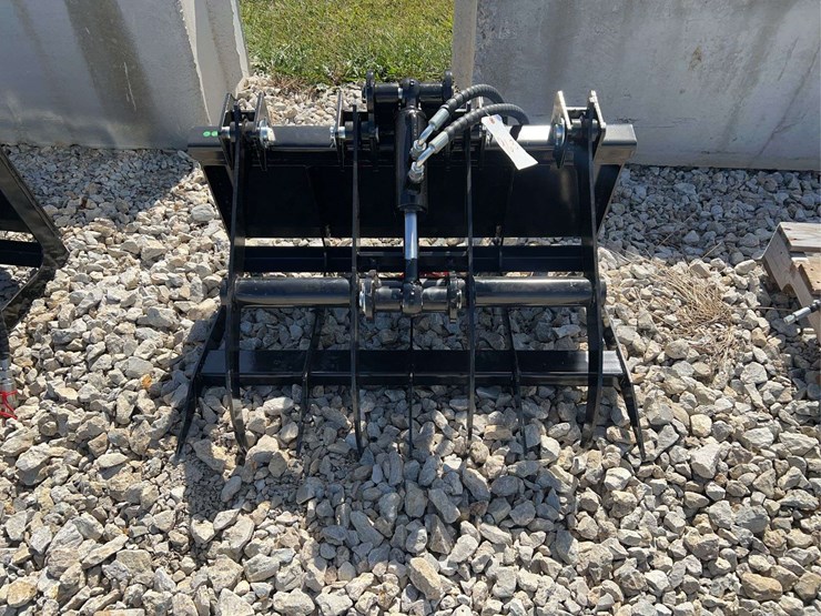 mini-skid-steer-root-grapple-attachment-image-1
