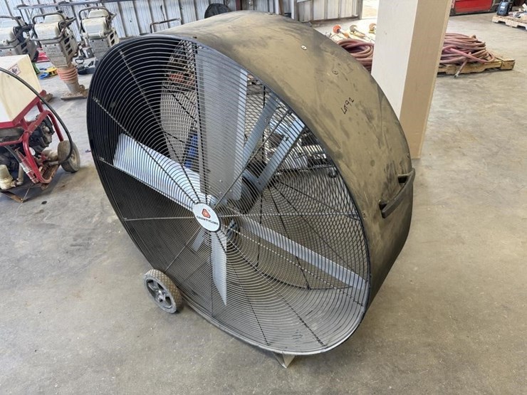 county-line-48"-shop-fan-image-1