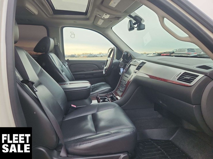 2007-cadillac-escalade-ext-awd-4dr-crew-cab-5.8-ft-box-image-24
