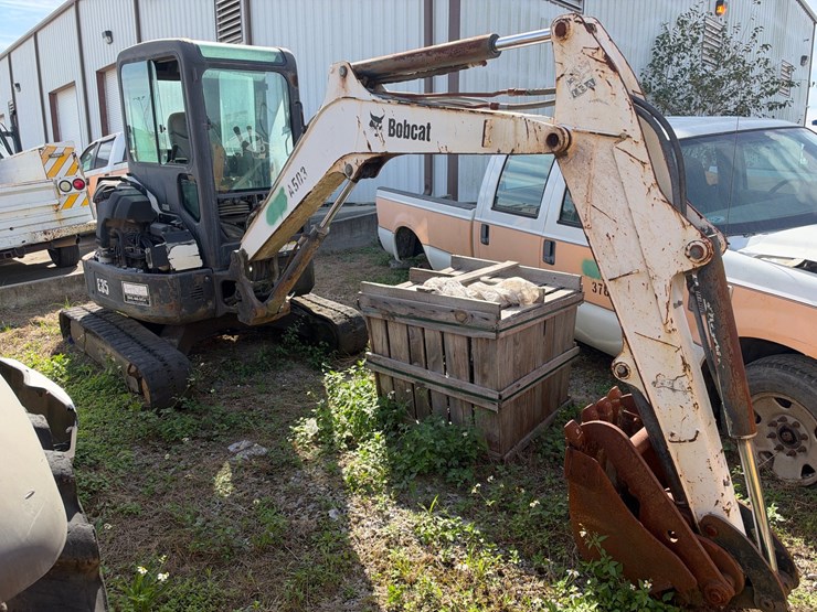 #89-•-2010-bobcat-mini-excavator-image-3