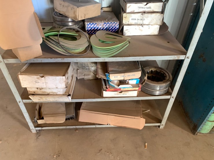 (2)-shelves-of-oil-seals-and-mogul-bearings-image-5
