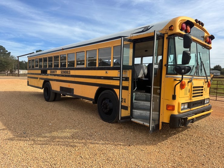 #9016-•-blue-bird-school-bus-image-1