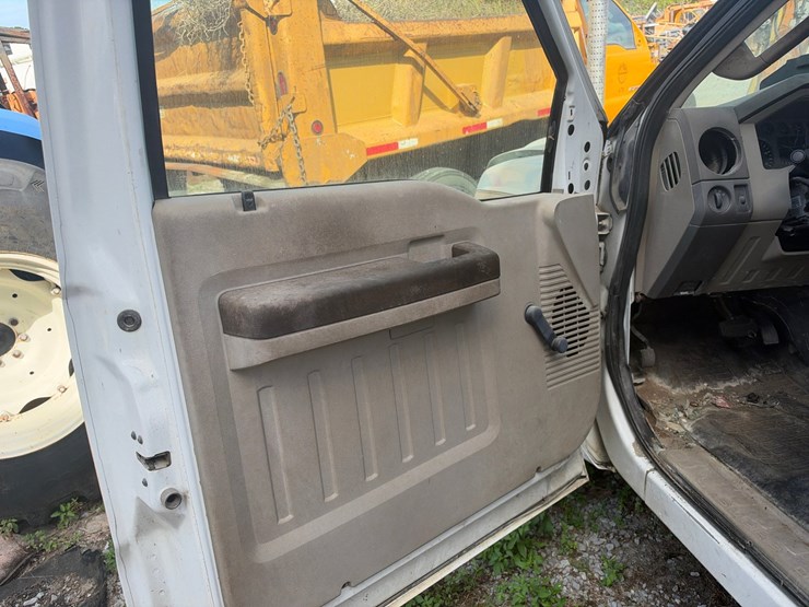 #88-•-2009-ford-super-duty-f-250-crew-cab-pickup-truck-image-7
