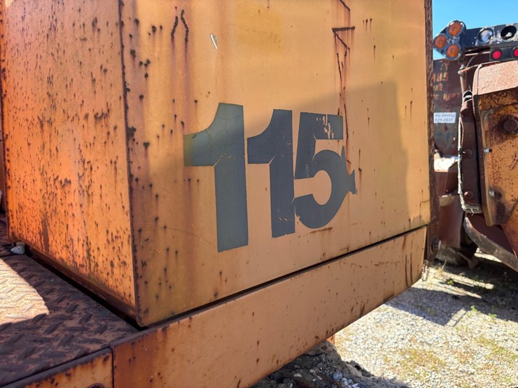 #39-•-case-115-crawler-loader-with-front-bucket-image-20