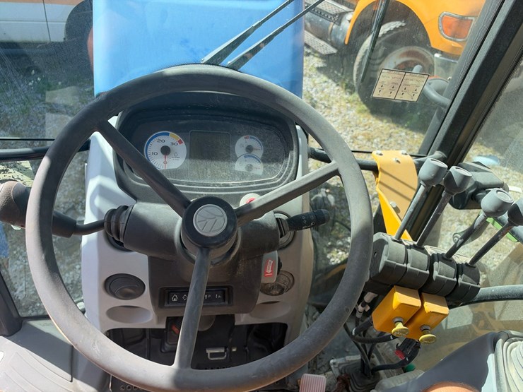 #87-•-2017-new-holland-t4100-mower-image-12