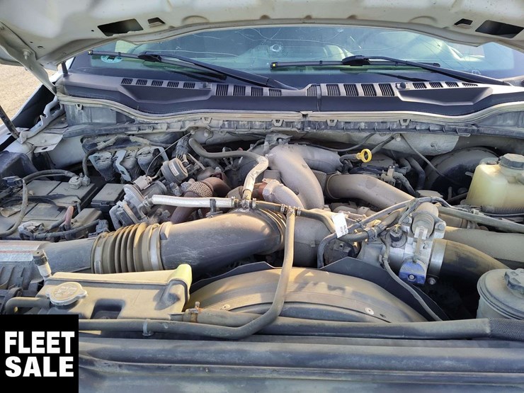 non-operable-2022-ford-f-350-super-duty-4x4-xlt-4dr-crew-cab-8-ft.-lb-srw-image-19