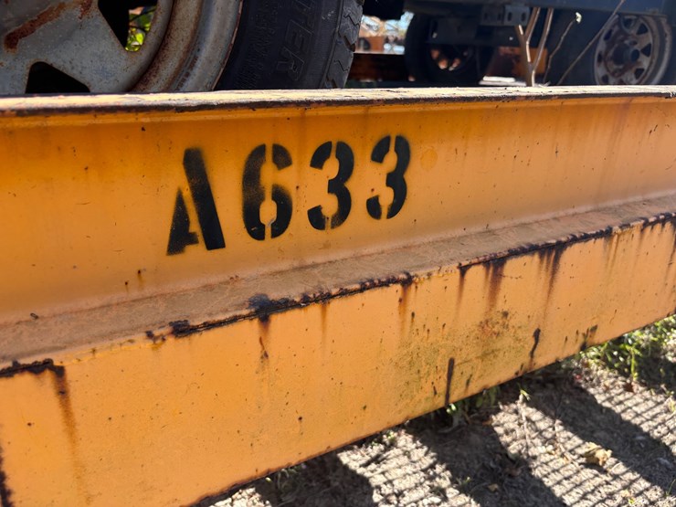 #31-•-tandem-axle-equipment-trailer-image-11