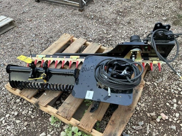 mini-excavator-attachments-image-3