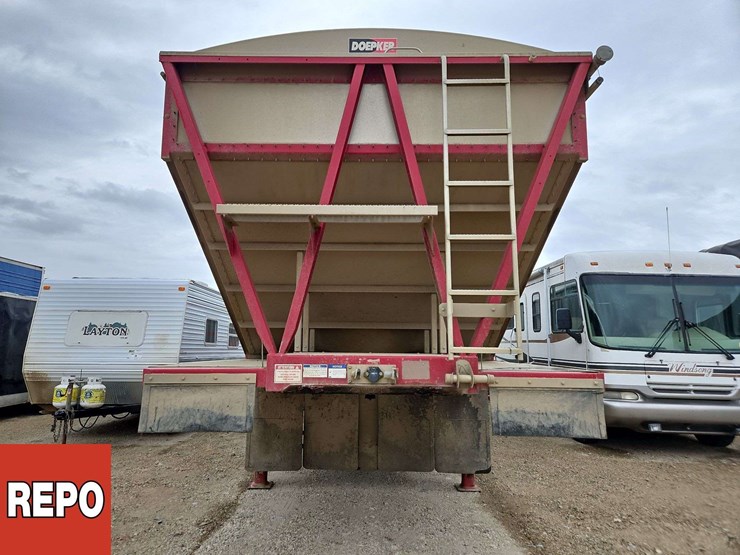 2024-doepker-grain-super-b-bulk-trailer-image-6