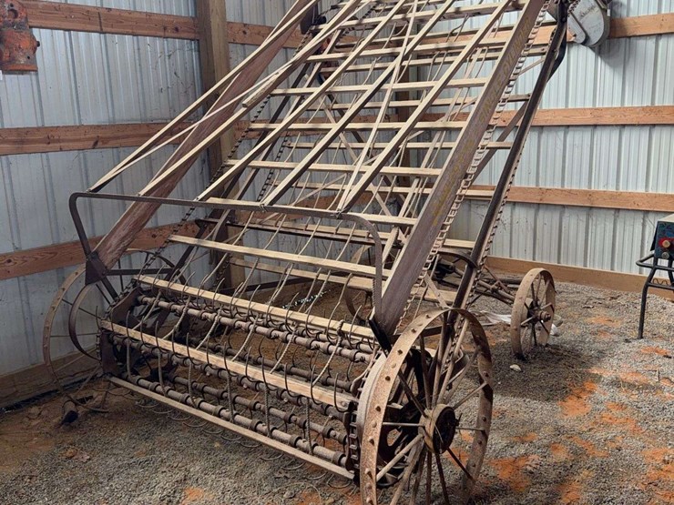 john-deere-single-cylinder-hay-stacker-image-1