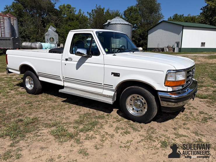 1996-ford-f-150-xlt-single-cab-2wd-pickup-image-3