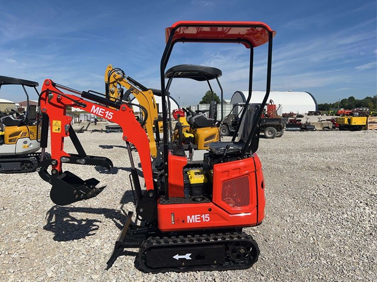 mini-excavator-me15-image-2