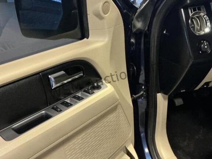 2015-ford-expedition-suv-image-23