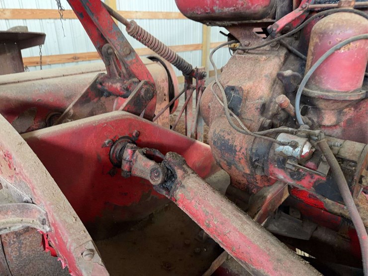 mccormick-56-t-square-baler-image-40