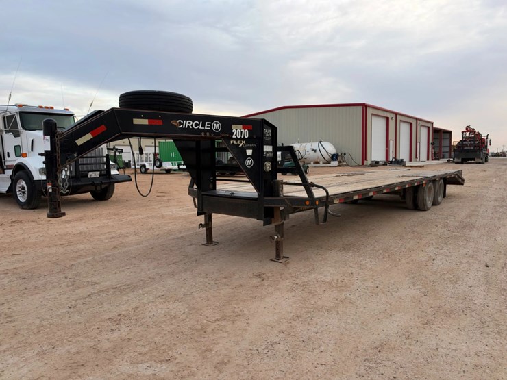 32’-circle-m-hitensile-dual-tandem-axle-gooseneck-trailer-w/-dove-tail-&-ramps-image-2