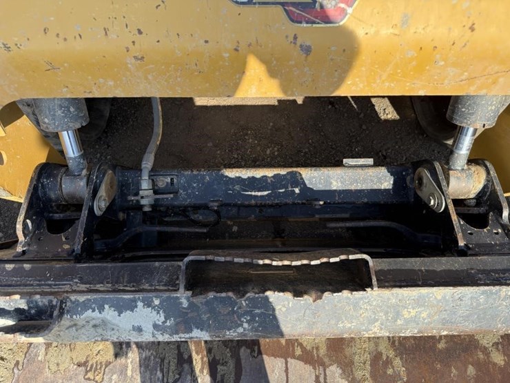 2022-caterpillar-279d3-image-20