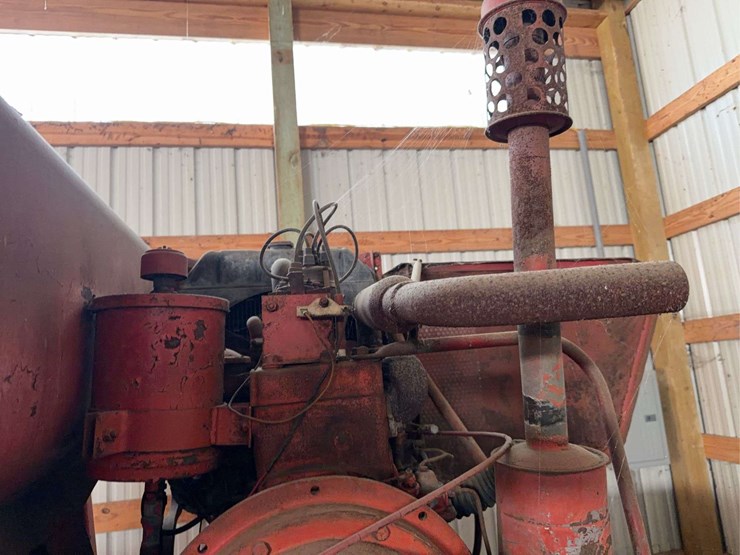 massey-harris-35-combine-image-34