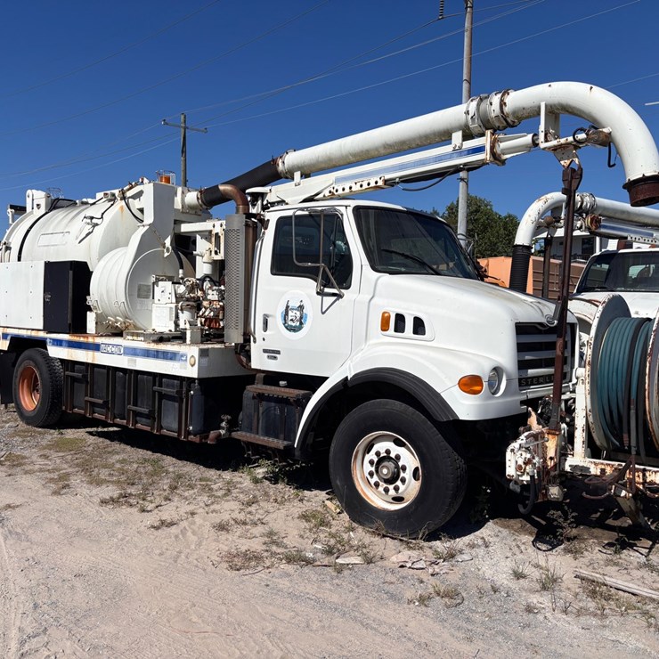 #35 • Sterling Vac-Con Combination Sewer Vacuum Truck