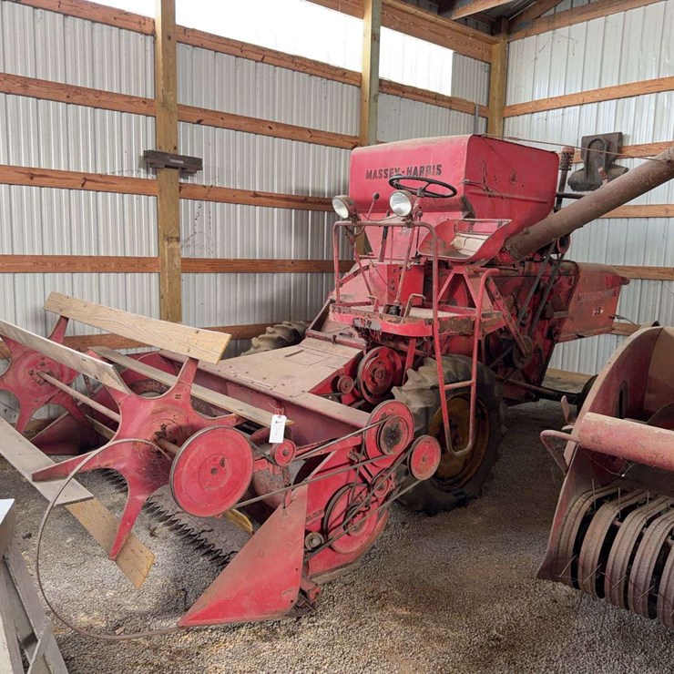 Massey Harris 35 Combine