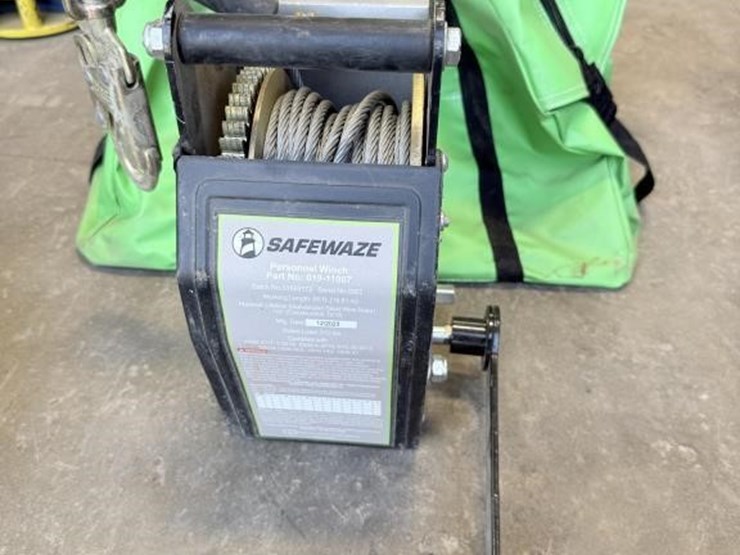 safwewaze-65'x1/4"-personel-winch-&-bag-image-2