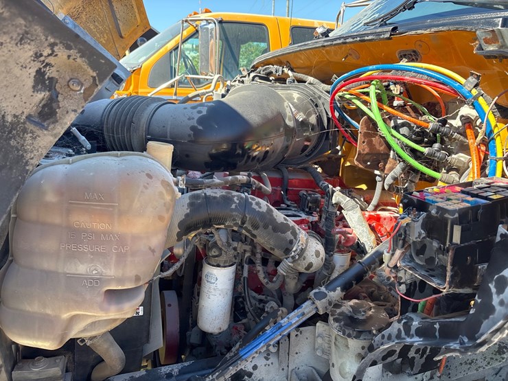 #22-•-2010-ford-f-750-image-6