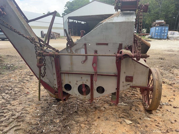 international-one-row-corn-picker-image-14