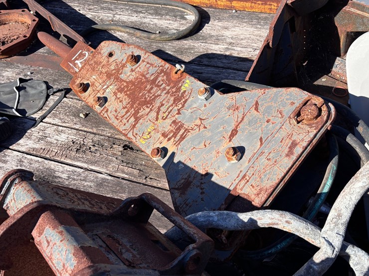 #12-•-hydraulic-breaker-attachment-with-moil-point-chisel-image-2
