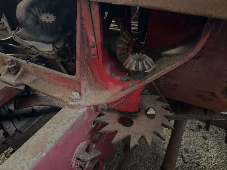 mccormick-56-t-square-baler-image-29