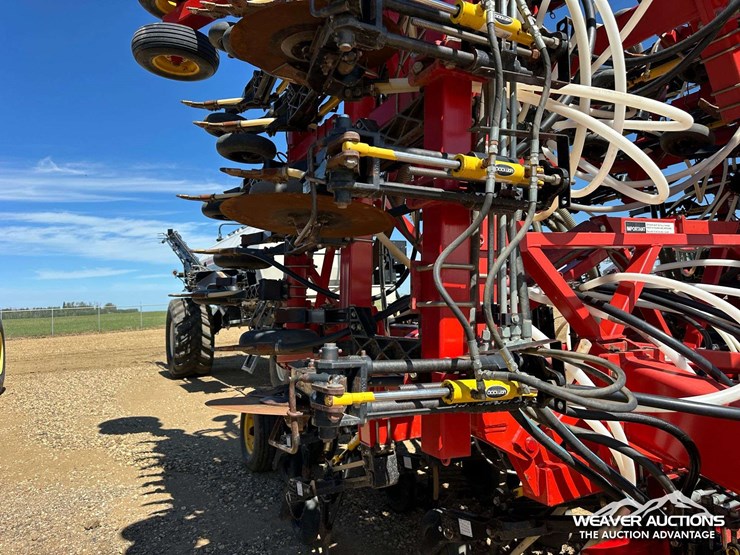 2011-bourgault-3310-55-55-ft.-seeder-image-46