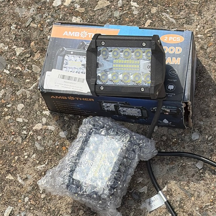#89 • Amother two piece 4 inch LED light set