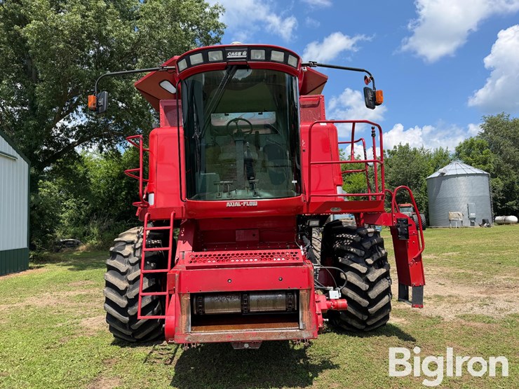 2006-case-ih-2388-axial-flow-combine-image-2