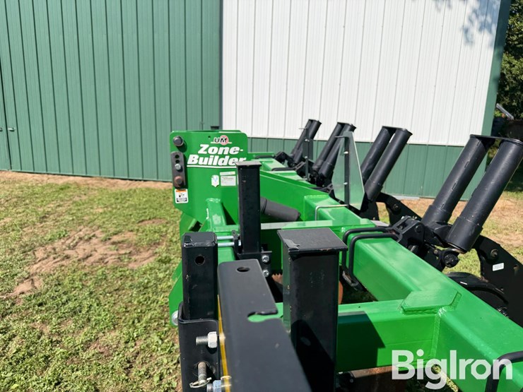unverferth-zone-builder-132-subsoiler-image-11