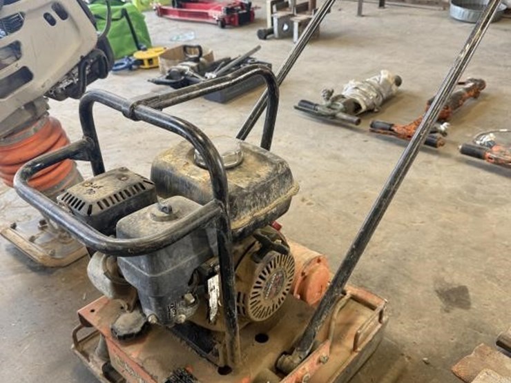 multiquip-mikasa-mvc-90-plate-compactor-image-2